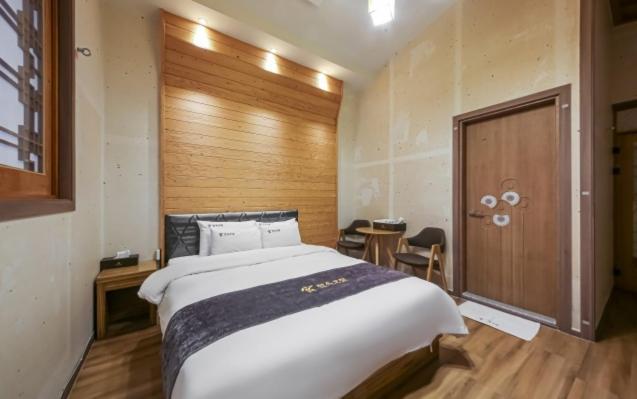 Jeonju Hanok Hotel Kung Kültér fotó