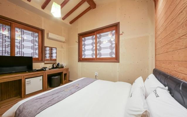 Jeonju Hanok Hotel Kung Kültér fotó